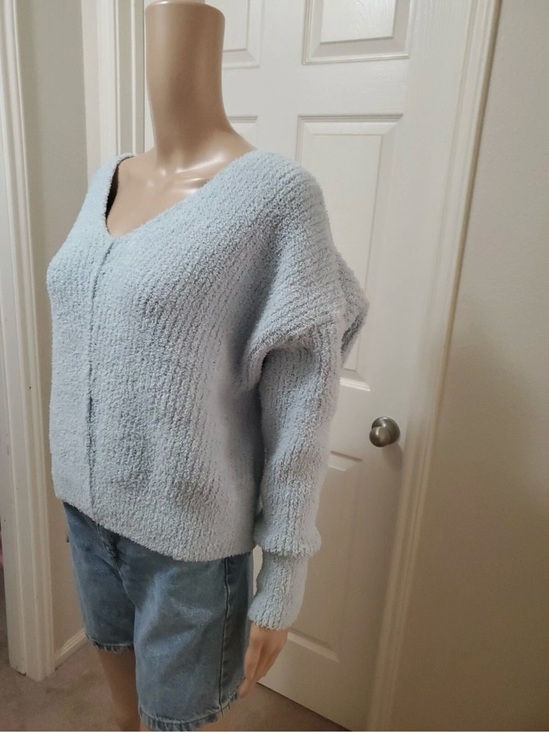 Sincerly Jules Sweaters - NWT! Sincerely Jules M Blanket Soft Vneck Sweater